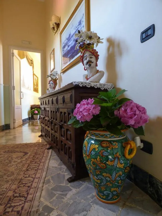 Couette-café Palazzo Giovanni Bed And Breakfast Acireale